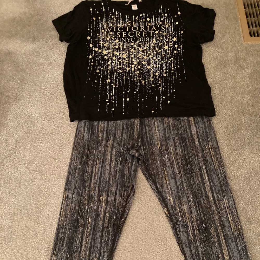 VS tee with leggings